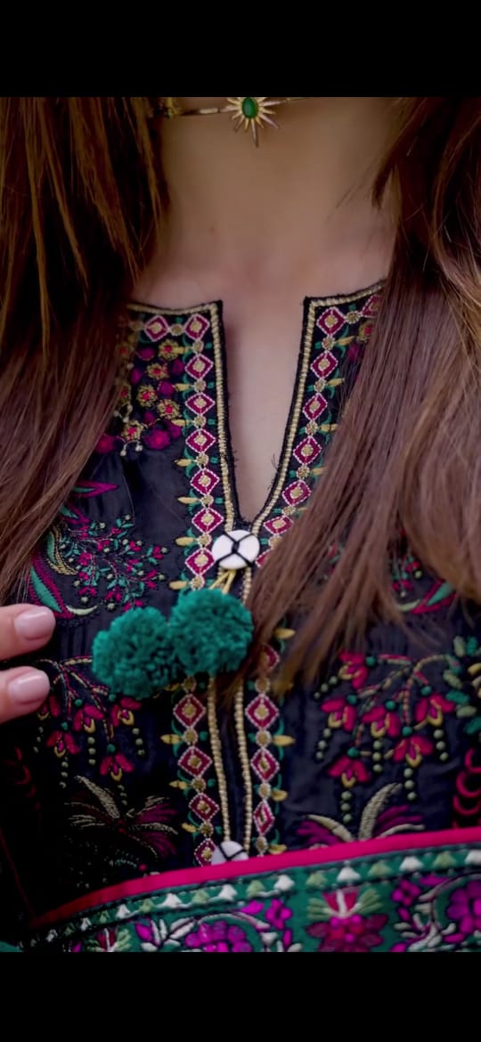 HEAVY EMBROIDERED 3PC SUIT