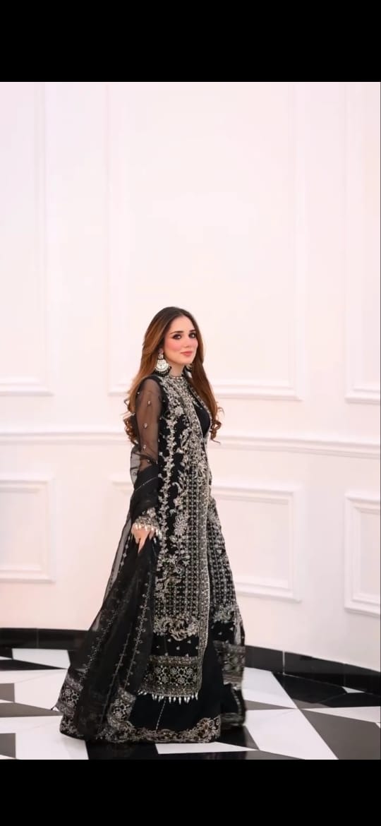 BLACK EMBROIDERED SUIT