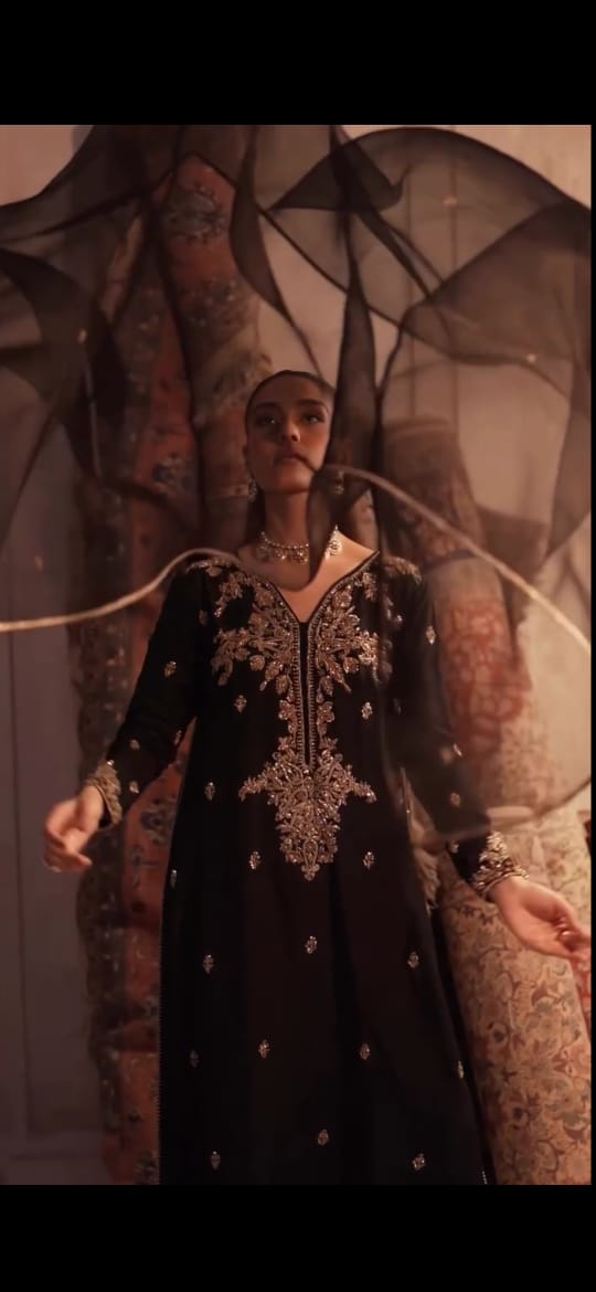 BLACK EMBROIDERED EPC SUIT WITH SHAFOON DUPATTA