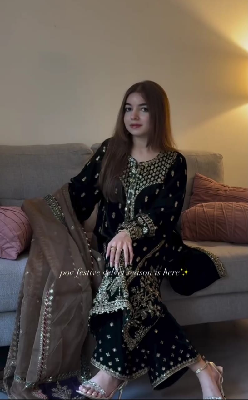 Royal Velvet Elegance 3PC Embroidered Suit