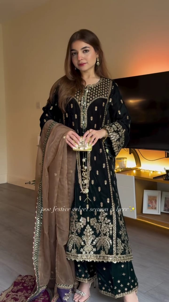 Royal Velvet Elegance 3PC Embroidered Suit