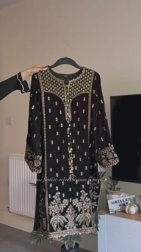 Royal Velvet Elegance 3PC Embroidered Suit