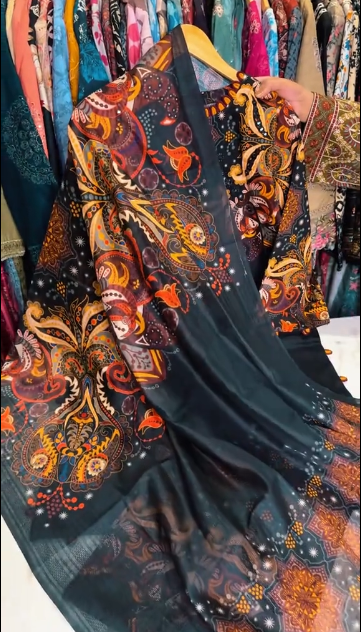 Bloom Embroidered Suit – Elegant Design